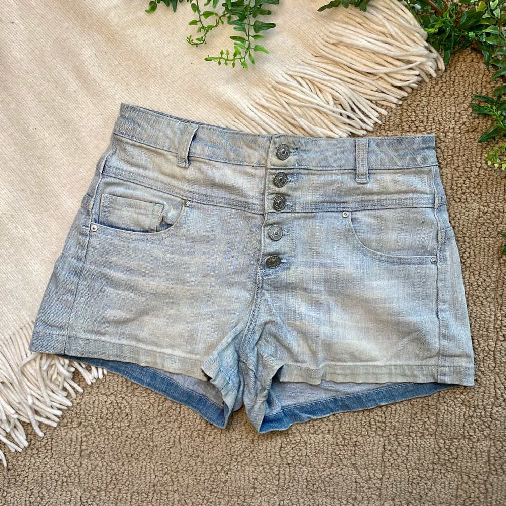 Delia’s High-Rise Skylar Denim Shorts